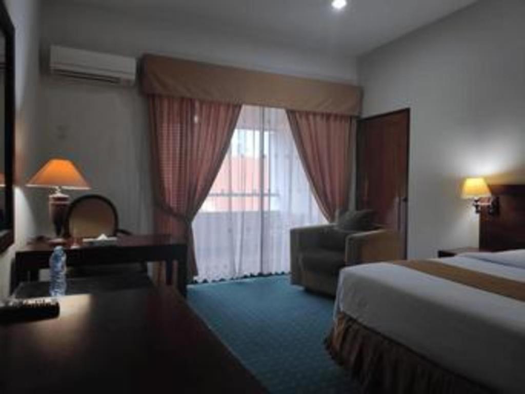 New Grand Park Hotel Surabaya Exterior foto