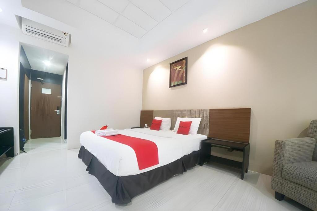 New Grand Park Hotel Surabaya Exterior foto