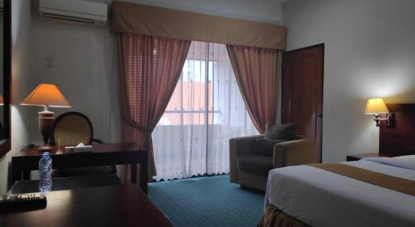New Grand Park Hotel Surabaya Exterior foto